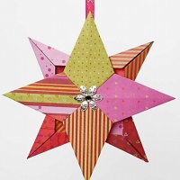 Origami hviezda z papiera