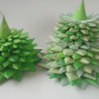 Vianočné dekorácie - stromček z papiera (videopostup)