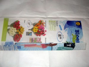 Recyklácia - črepníky z reklamných letákov (fotopostup) - obrázok 5