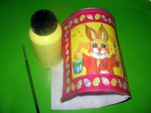 Recyklácia - maliar zajačik v plechovke (fotopostup) - obrázok 5