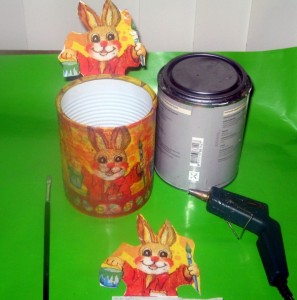 Recyklácia - maliar zajačik v plechovke (fotopostup) - obrázok 7
