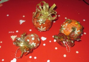 Recy vianočné guľôčky z alobalu (fotopostup) - obrázok 10
