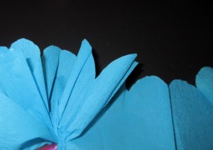 Kvety z krepového papiera (fotopostup) - obrázok 16