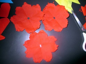  Kytica hyacintov z krepového papiera (fotopostup) - obrázok 10