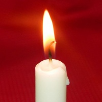 Sviečky a požiarna bezpečnosť v domácnosti