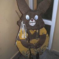 Veľkonočný zajac z kartónu a špagátu-recyklácia (fotopostup)