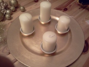 Jednoduchý adventný tanier - veniec (fotopostup) - obrázok 2
