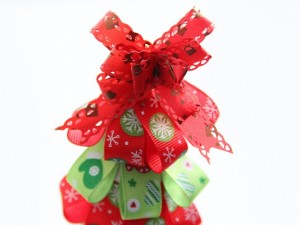 Vianočný stromček so stužkami (fotopostup) - obrázok 8