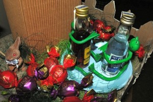 Ako vtipne zabaliť fľašu a finančný príspevok pre záhradkára - recyklácia (fotopostup) - obrázok 5