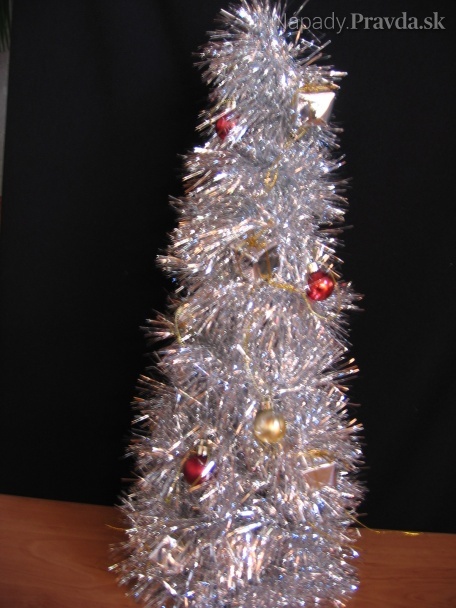 Elegantný vianočný stromček - dekorácia