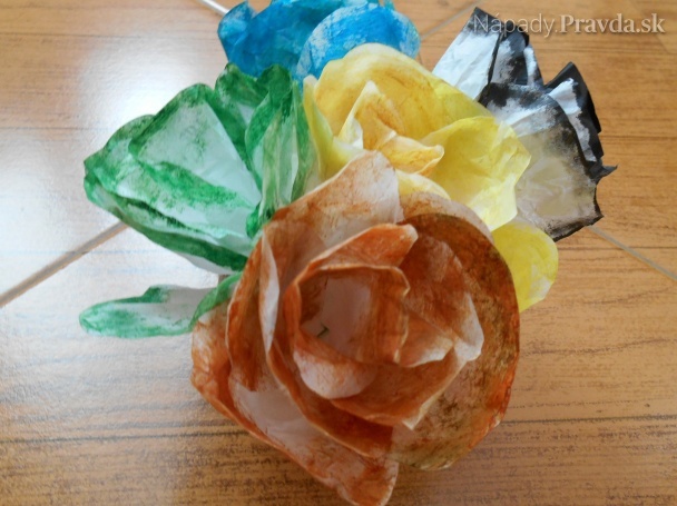 Papierové ruže (fotopostup)
