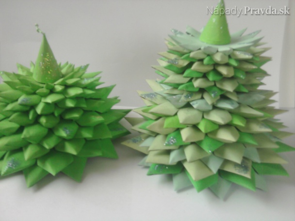 Vianočné dekorácie - stromček z papiera (videopostup)